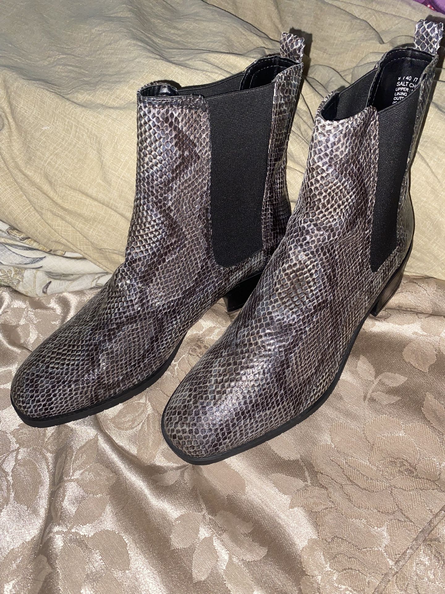 Women Snake Boots - New