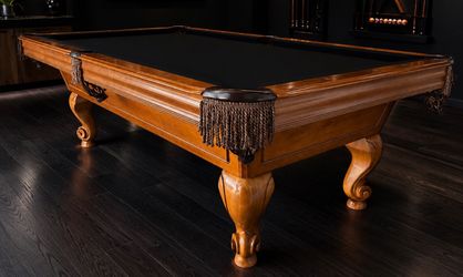 Beautiful 8’ pool table (Free Delivery & Pro Setup)