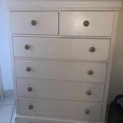 White Wooden Dresser with 6 Drawers