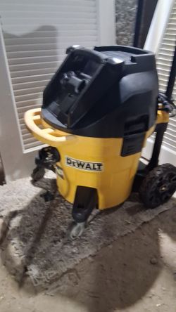 Dewalt portable dust extractor,  10-gallon model (DWV012