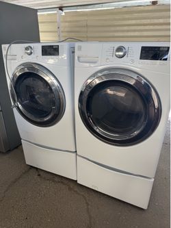 Kenmore front load washer and gas dryer set