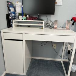 Desk & Monitor