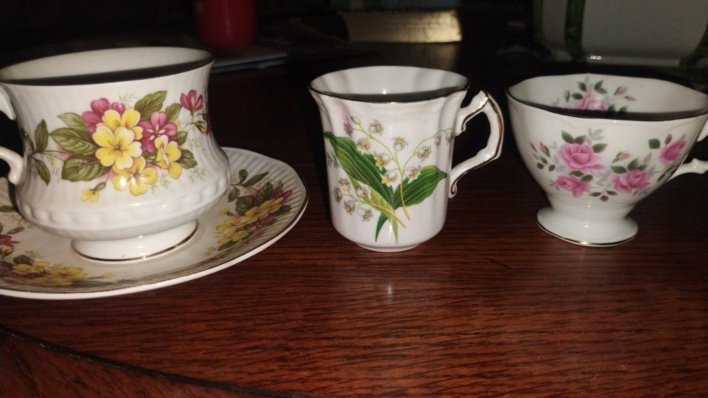 3 Vintage English Bone China Teacups – Lot Deal