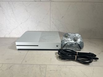 Xbox One S 1TB console (A1G011103)