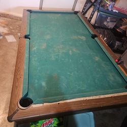 Free Pool Table Must Pick Up 