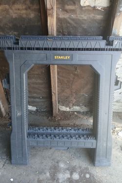 PLASTIC SAWHORSE