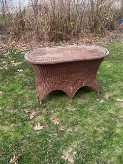 vintage style wicker table