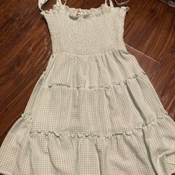 Size small light green with white flowy dress 
