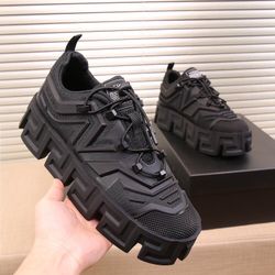 Versace Men’s Sneaker With Box 2026 New 