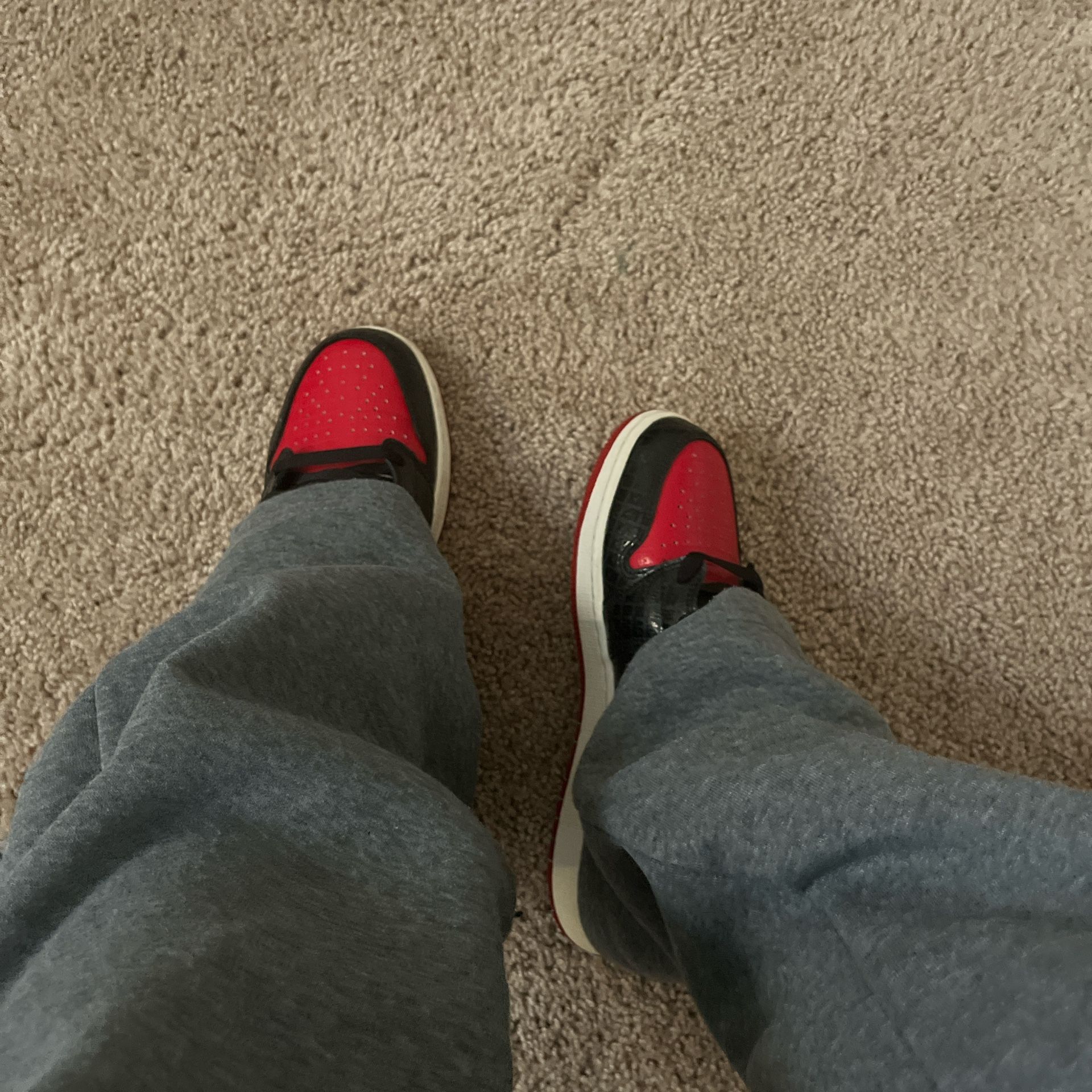 Nike Jordan 1s Red And Black Size 6.5 