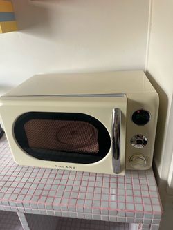 Retro Style Microwave
