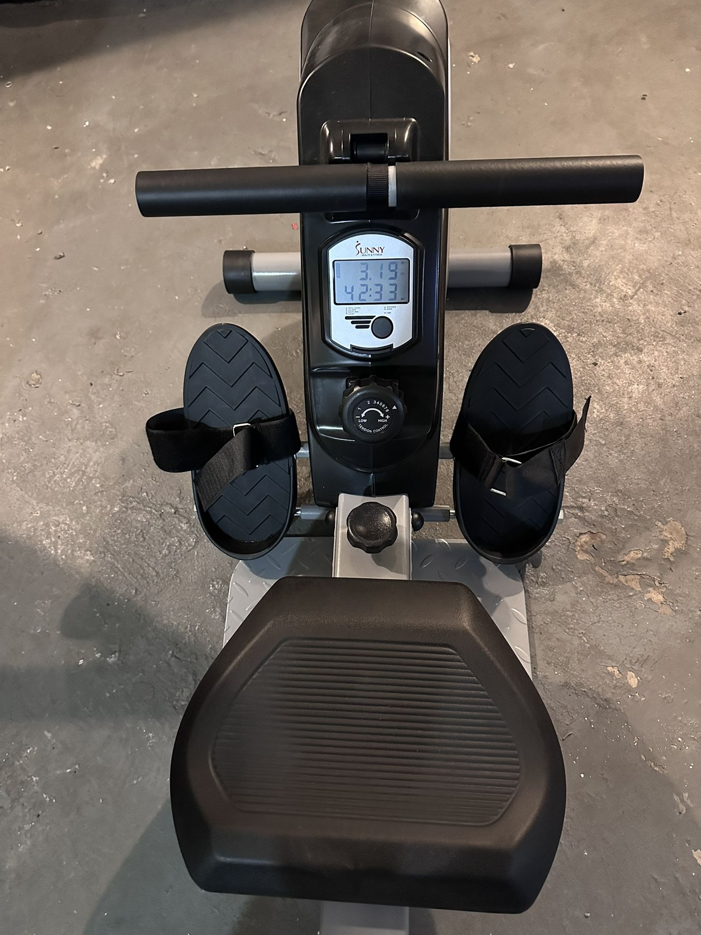 Rowing Machine Full Body Workout Machine .