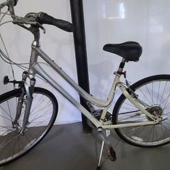 Giant Cypress Womens Bike