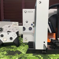 Xbox Series S And Accessories 