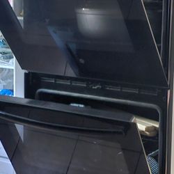  Accepting Offers.     NEW.  GE DOUBLE OVEN