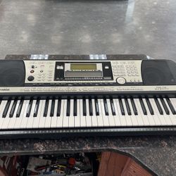 Yamaha Keyboard 