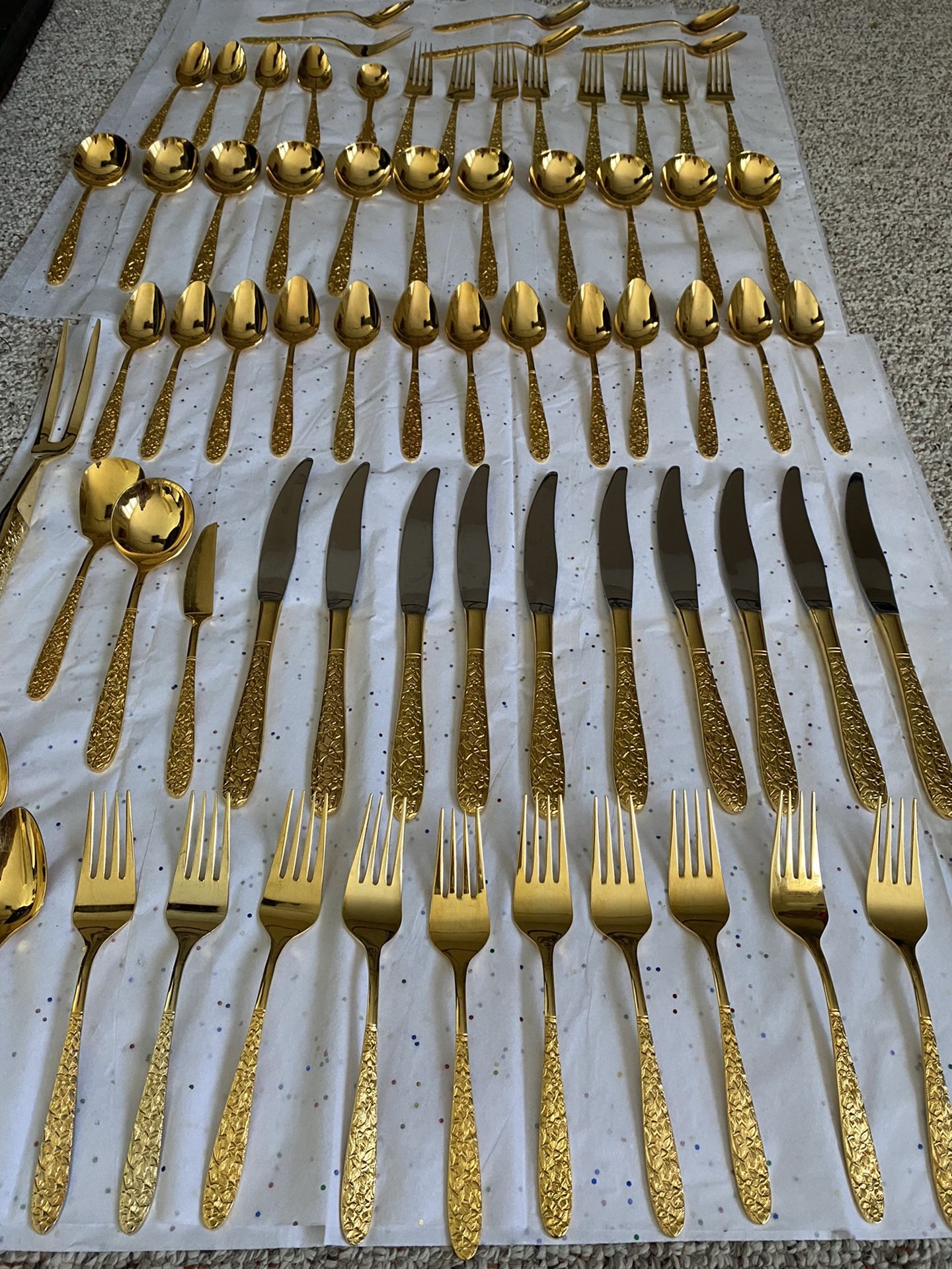 VINTAGE SET OF 70!!! Gold Plated Floral Flatware. Excellent Condition