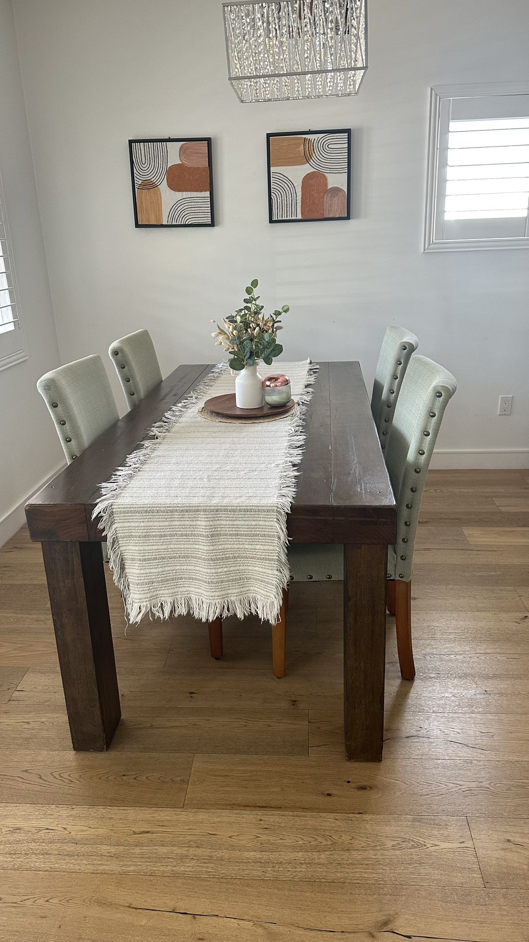 Dinning Table With Chairs
