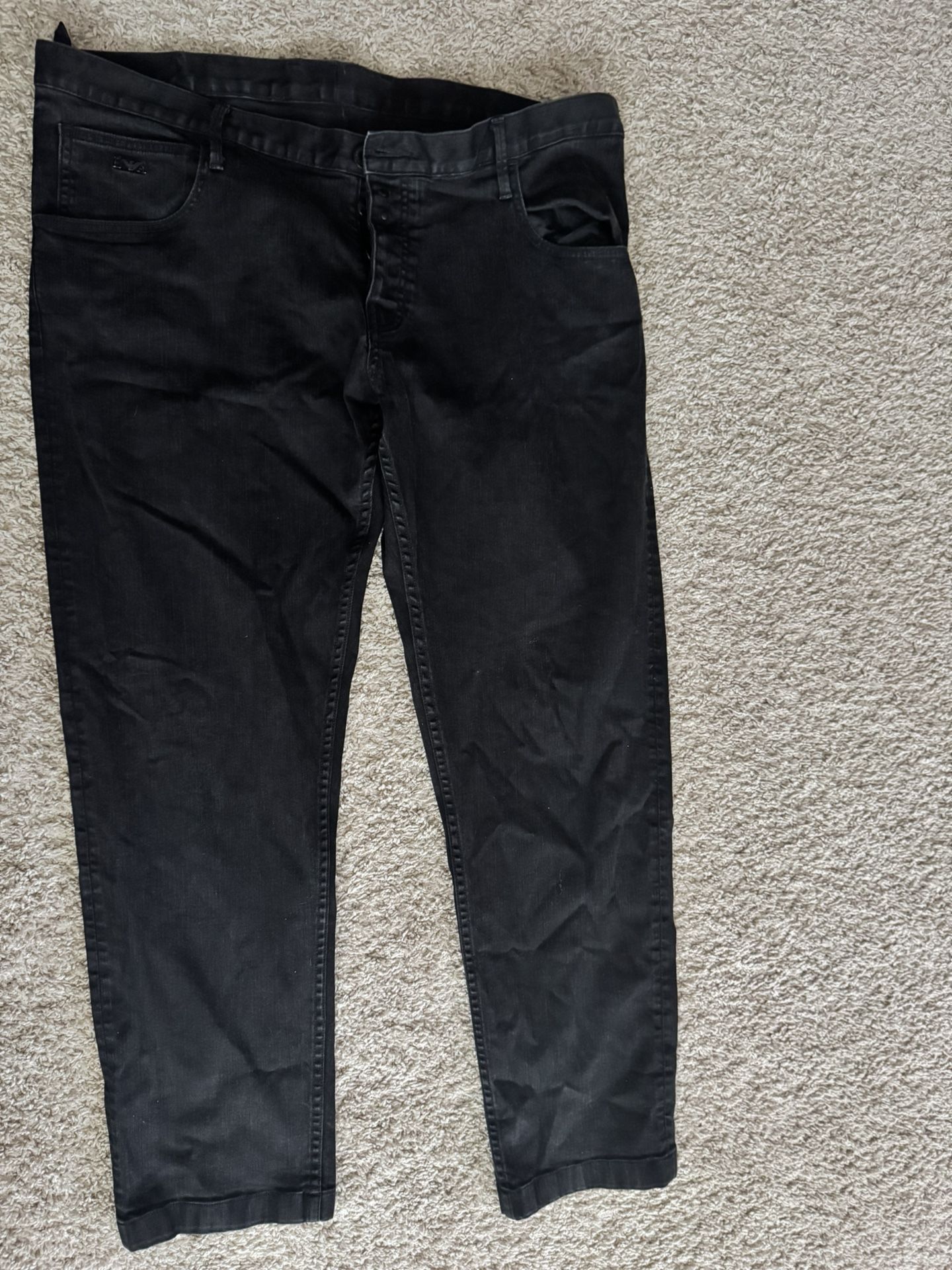 Men’s Armani pants, size 40.