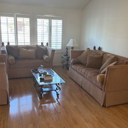 Gorgeous 3 Piece Sofa Set Like New 