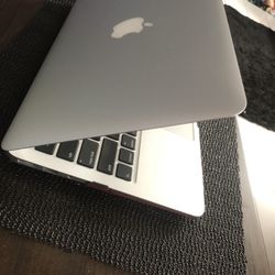 Mac Book Air 2015