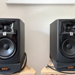 JBL 305P MkII Powered 5” Two-Way Studio Monitor Pair 