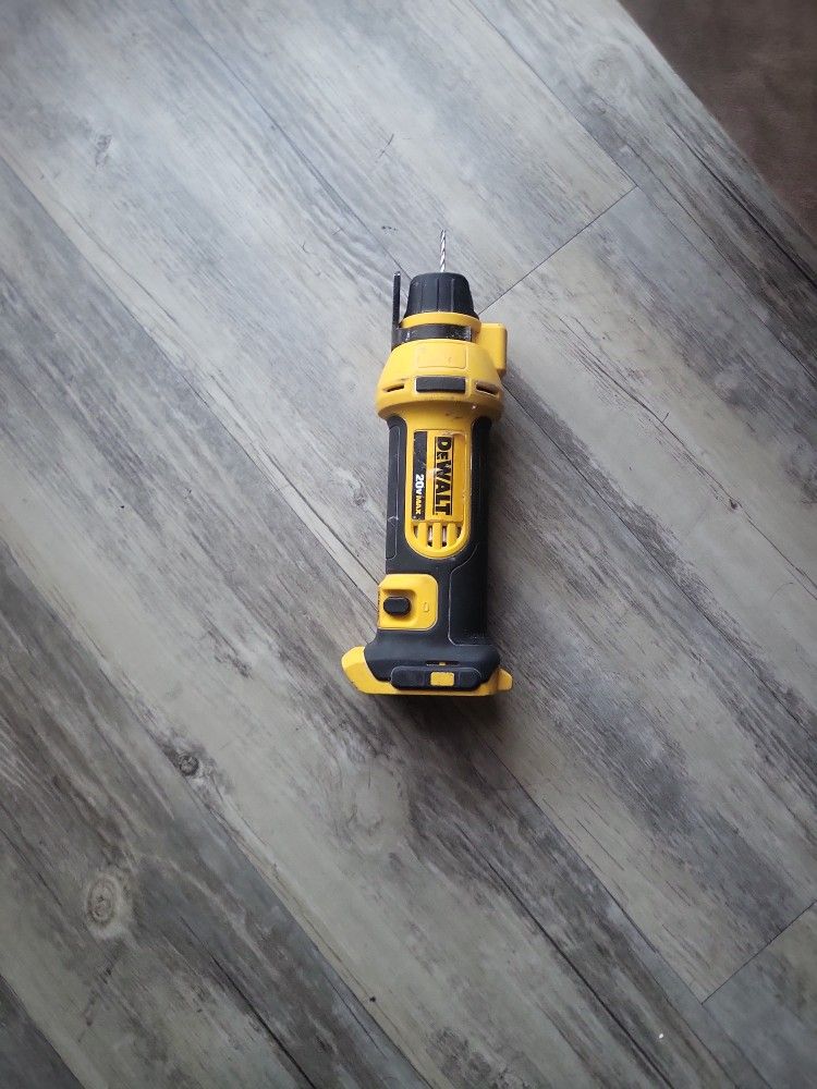 Dewalt 20v CUT-OUT Tool