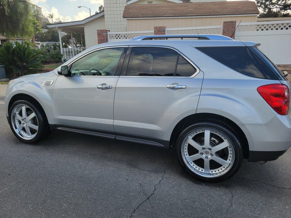 (15) Chevy Equinox, Clean Title, Smogged, 22"rims, Backup Camera, Clean Inside And Out