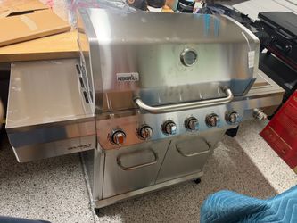 Nexgrill Gourmet Pro 6 Burner Gas Grill