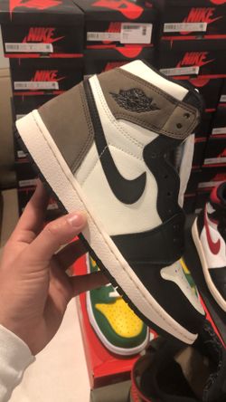 Jordan 1 ‘Mocha’ - Size 9.5