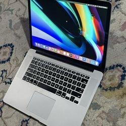 Apple MacBook Pro 15” Retina Core O7, 16GB Ram 256Gb Ssd $375