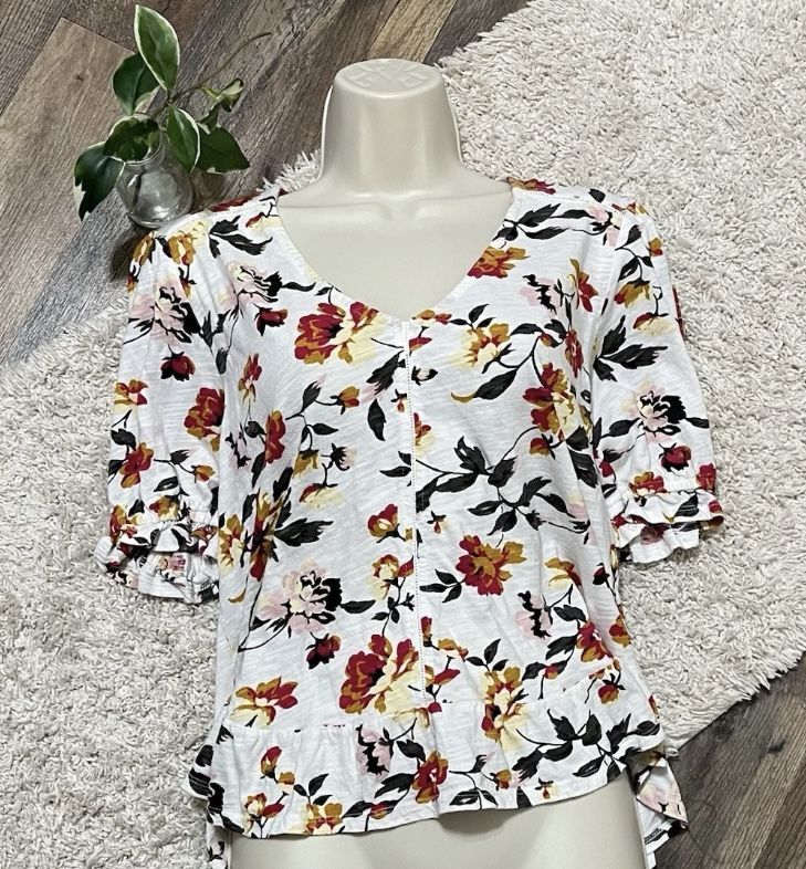 Women’s Lucky Floral Ruffle Shirt Sleeve Too - 100% Cotton Size Medium