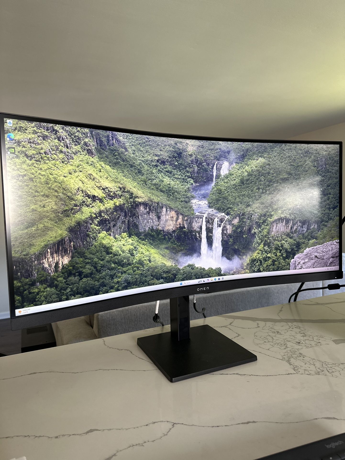 OMEN 34 inch WQHD 165Hz Curved Gaming Monitor - OMEN 34c