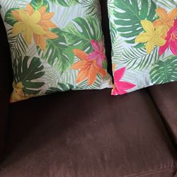 LOVELY PAIR OF IN OR OUTDOOR DECOR - Flower Pattern - Zippered For Washing