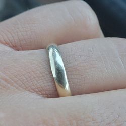 14kt Mens Wedding Band 