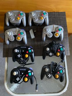 Nintendo game cube controllers