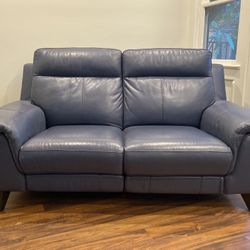 ✨ Moana Blue Leather Dual 70" Power Reclining Loveseat with USB – Like New! ✨