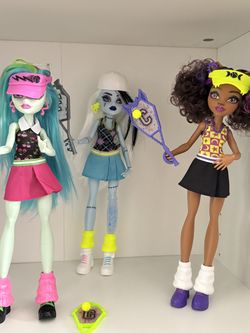 Monster high dolls