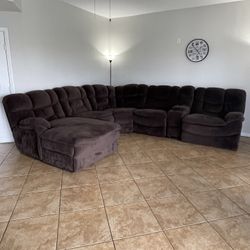 5 Seater Reclining Sectional - MUST GO