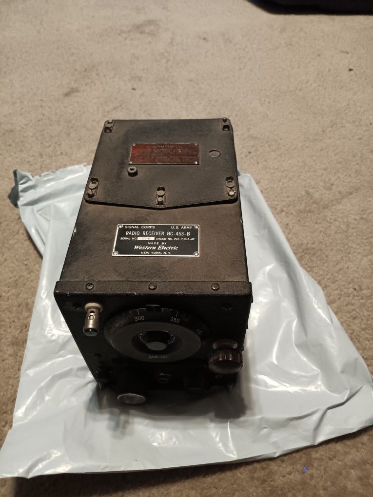 US ARMY SIGNAL CORPS RADIO RECEIVER 
