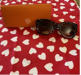 Sunglasses Tory Burch
