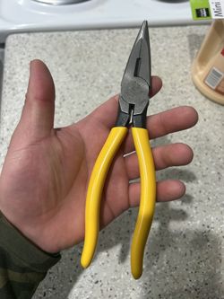 Needle Nose Pliers 