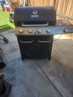 Grill pit