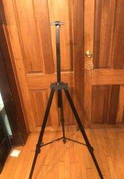 Plastic tripod holder