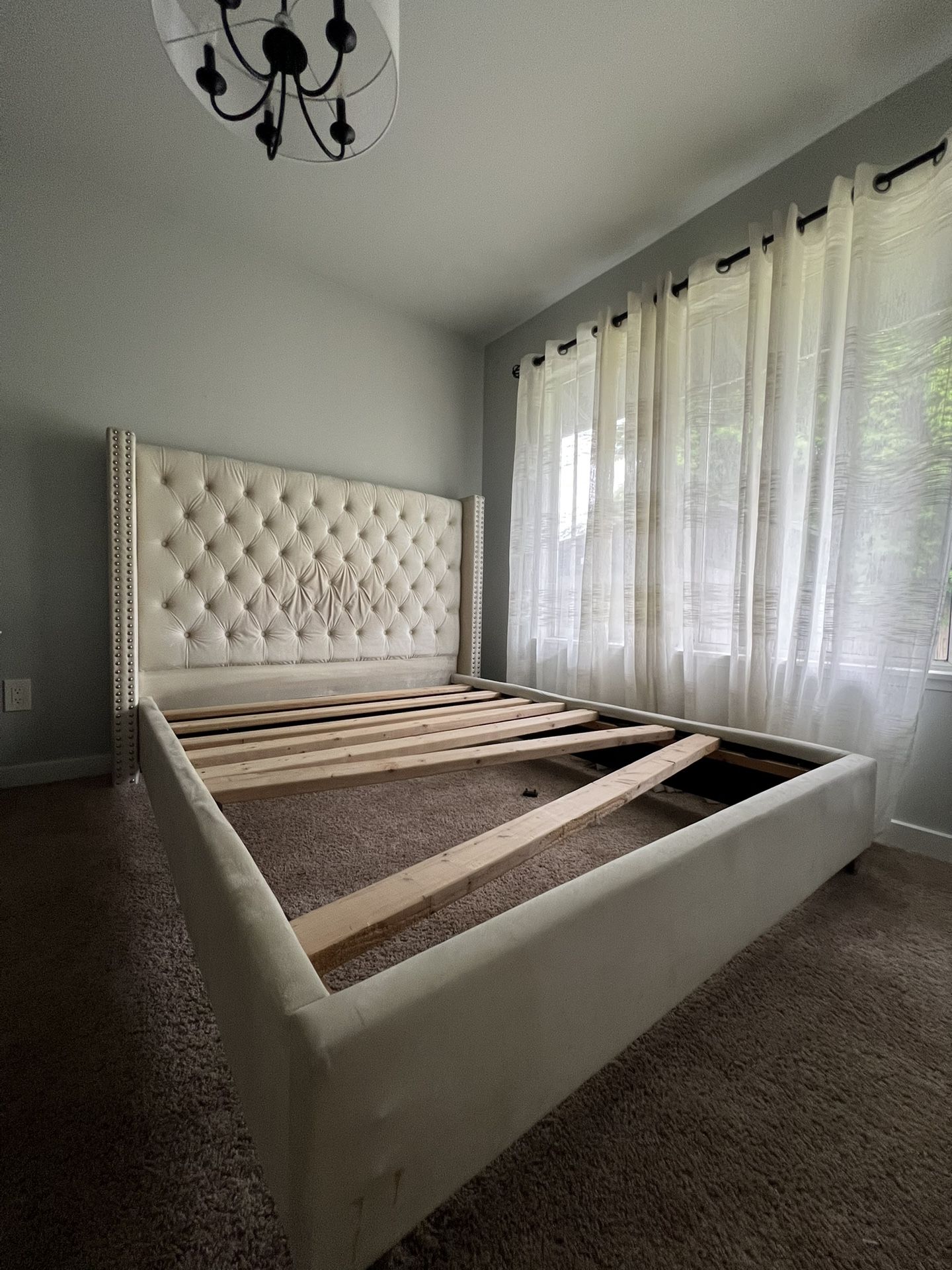 BED FRAME QUEEN SIZE