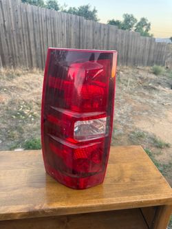 2007–2014 Chevy Tahoe/Suburban Left Tail Light