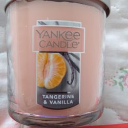 Yankee Candle. Never Burned. Tangerine And Vanilla 7 oz