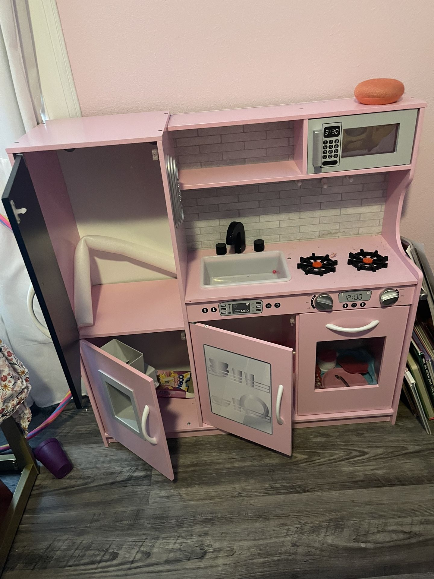 Pink Kids Kitchen 