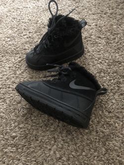 Kids Nike boots Size 8