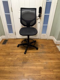 Mesh Back Adjustable Chair 